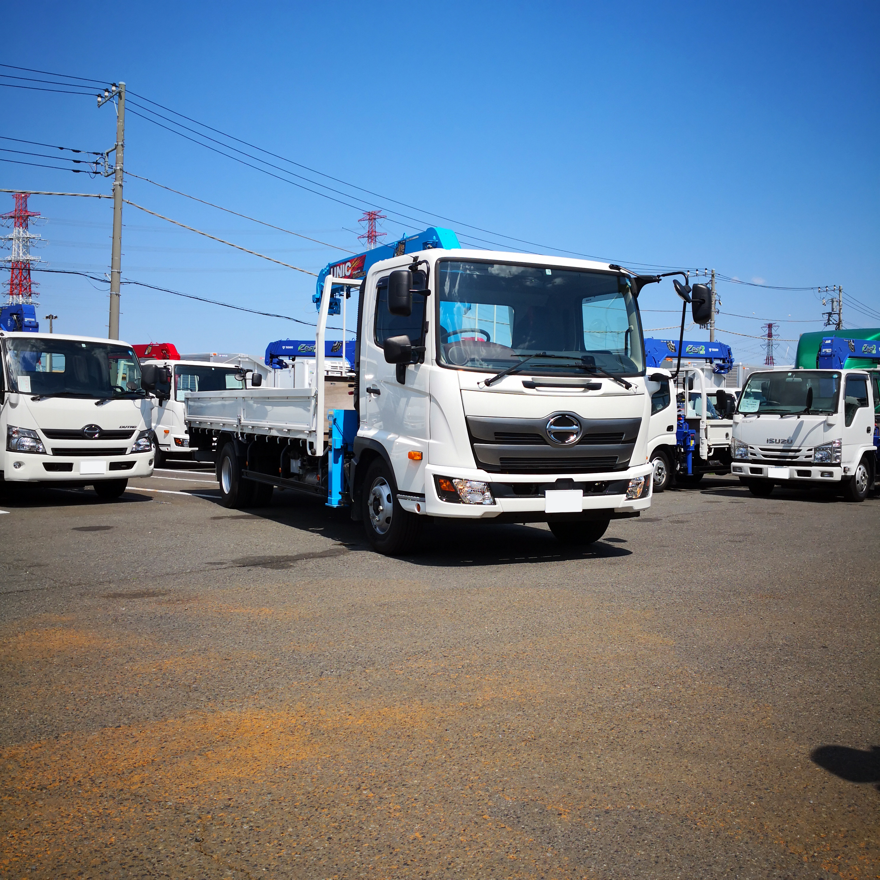 はためかせたい 鯉のぼり ときめきたい レンジャークレーン 大型連休は仕事に家族にloveがいっぱい 新古車 中型クレーン付き平台 婚活トラック